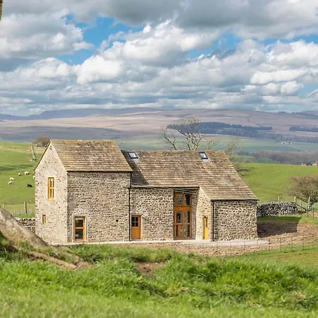 Alder Hill Barn By Birch * Broughton (North Yorkshire)