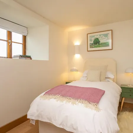 Alder Hill Barn By Birch Holiday home *