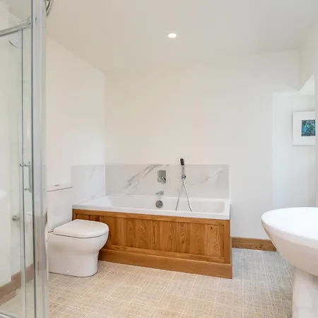 Alder Hill Barn By Birch