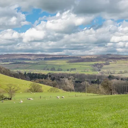 Alder Hill Barn By Birch Holiday home