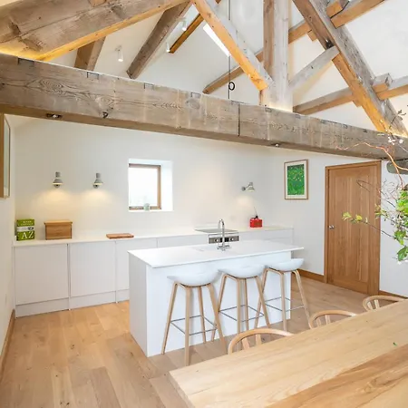 Alder Hill Barn By Birch *